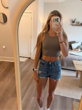 Ribbed Cropped Tank Top in Olive Green